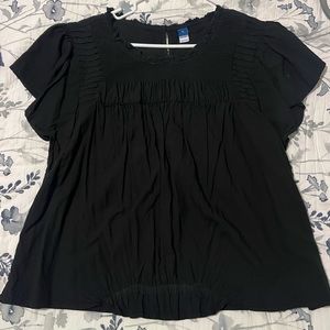 Old Navy women’s black top